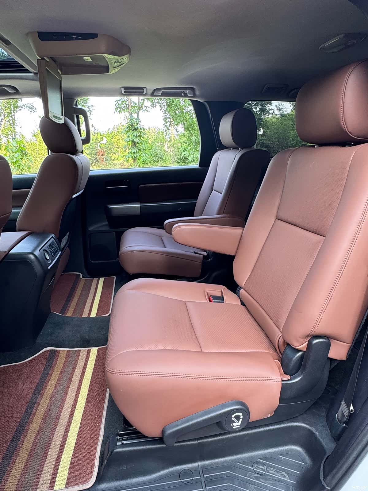Toyota Sequoia, 2016 12