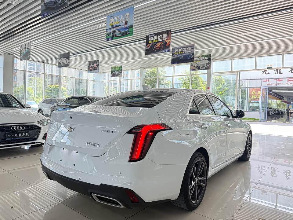 Cadillac CT4