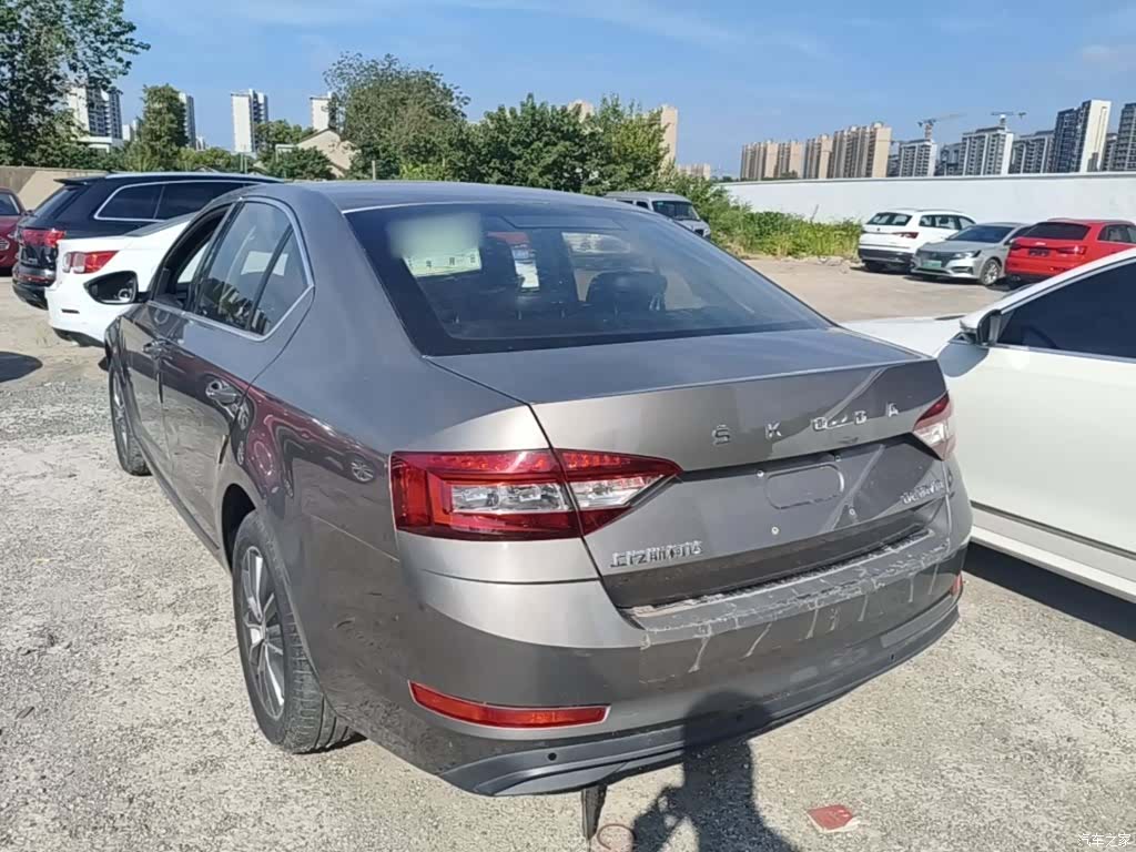Skoda Octavia, 2022 все фото