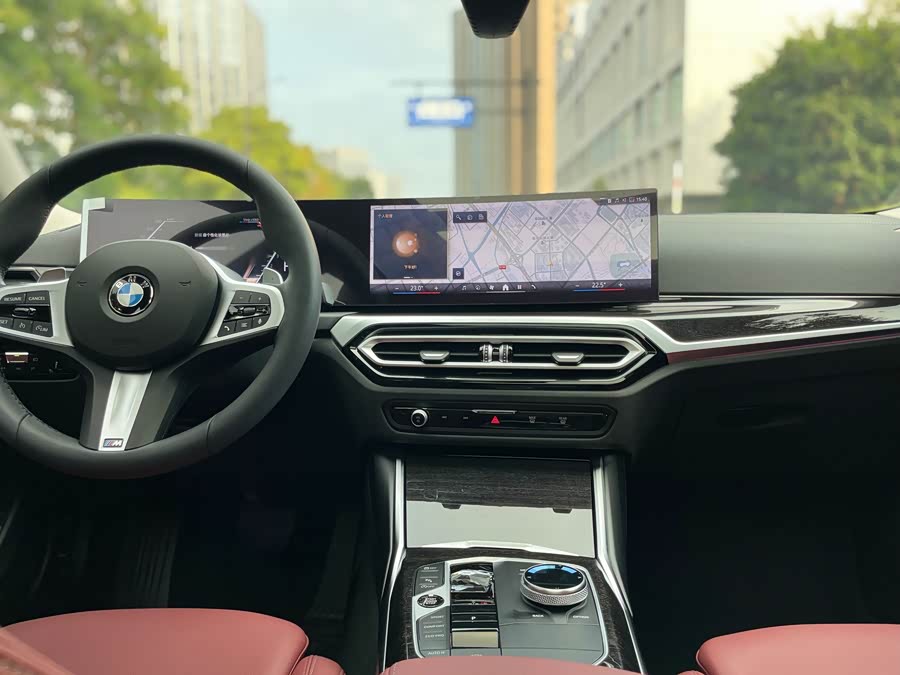 BMW 3 Series 2024, фото 9