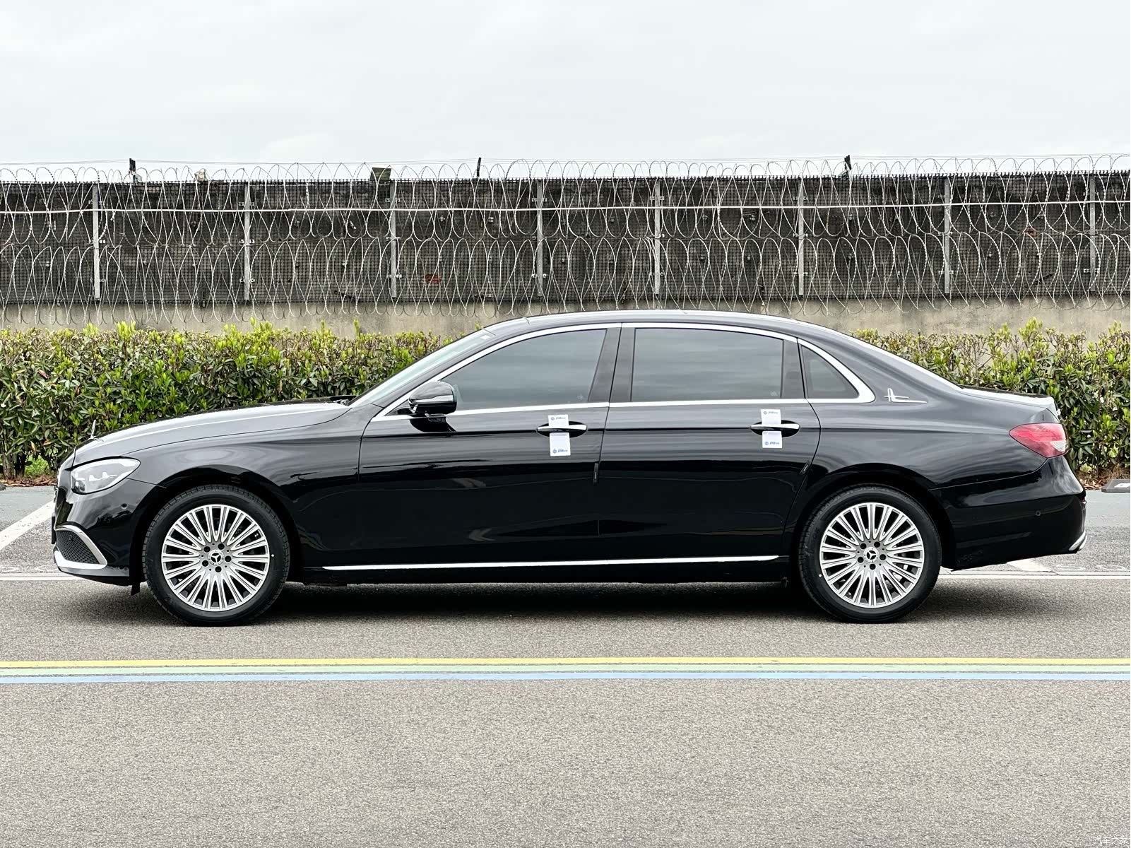 Mercedes-Benz E-Class, 2023 4