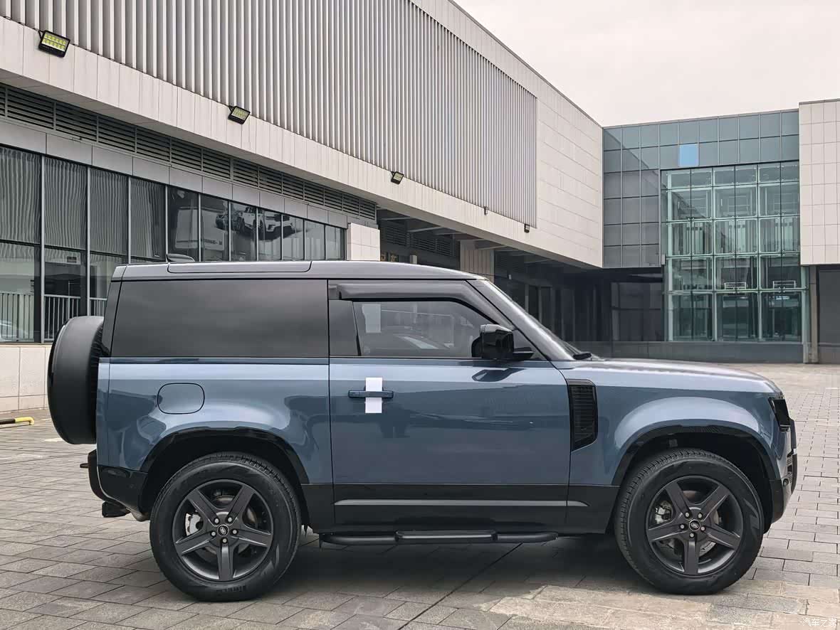 Land Rover Defender, 2022 9