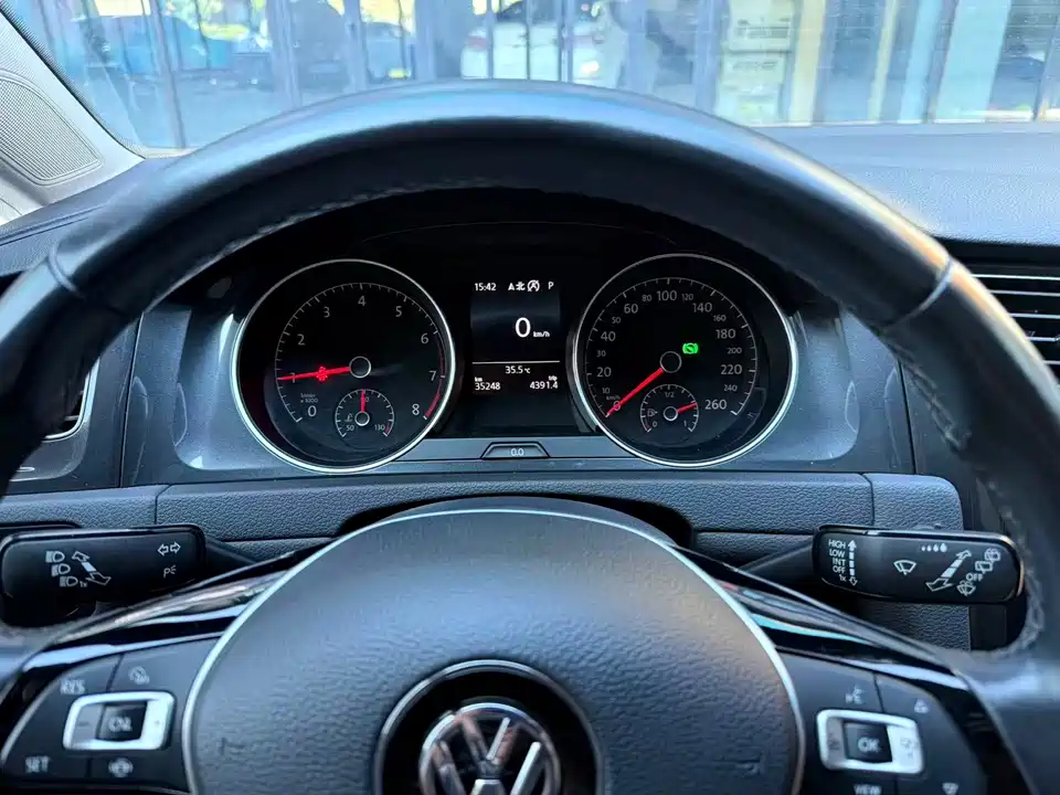 Volkswagen golf