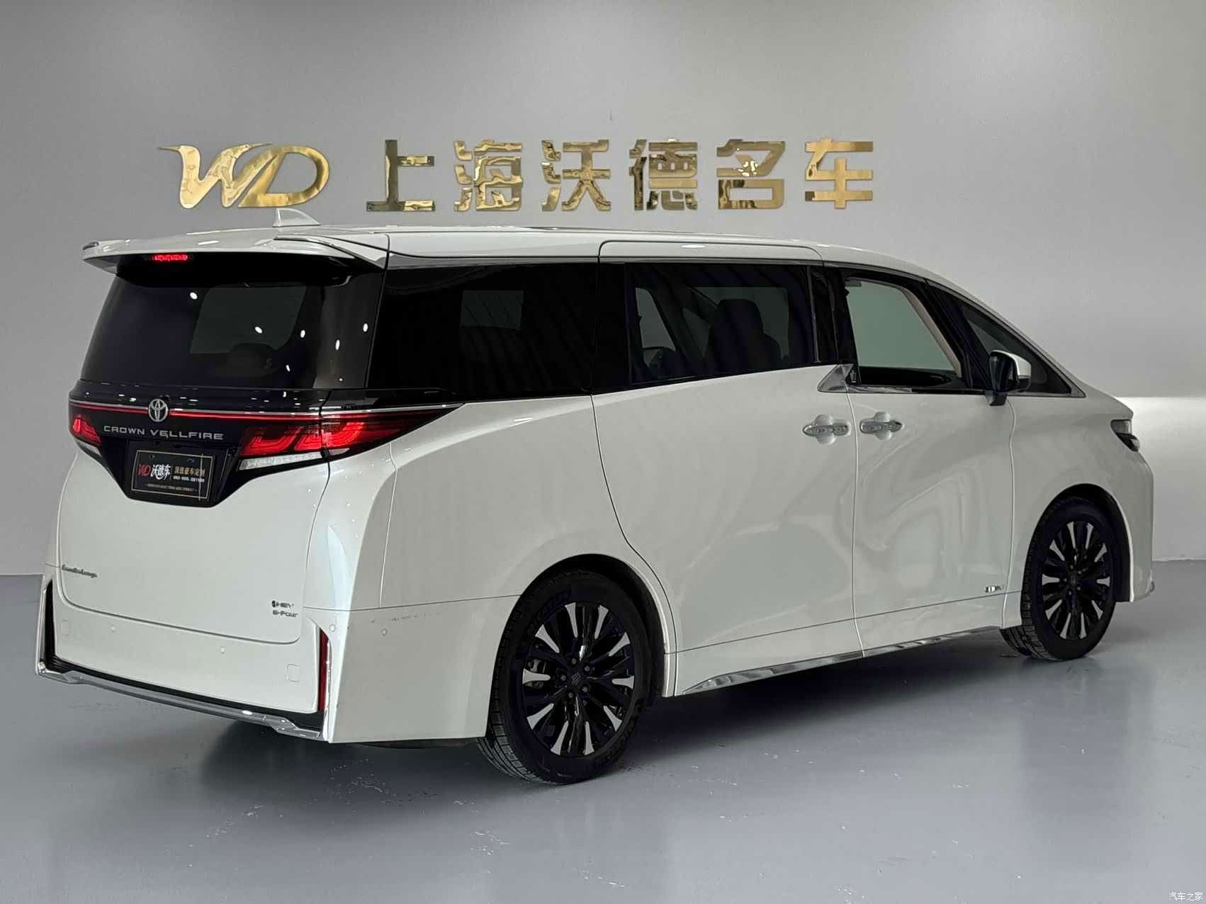 Toyota Alphard, 2024 4