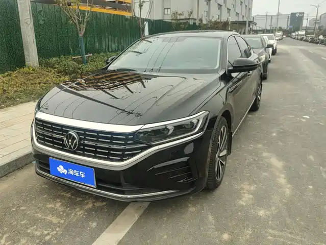 Volkswagen Passat 2022 — купить из Китая под заказ