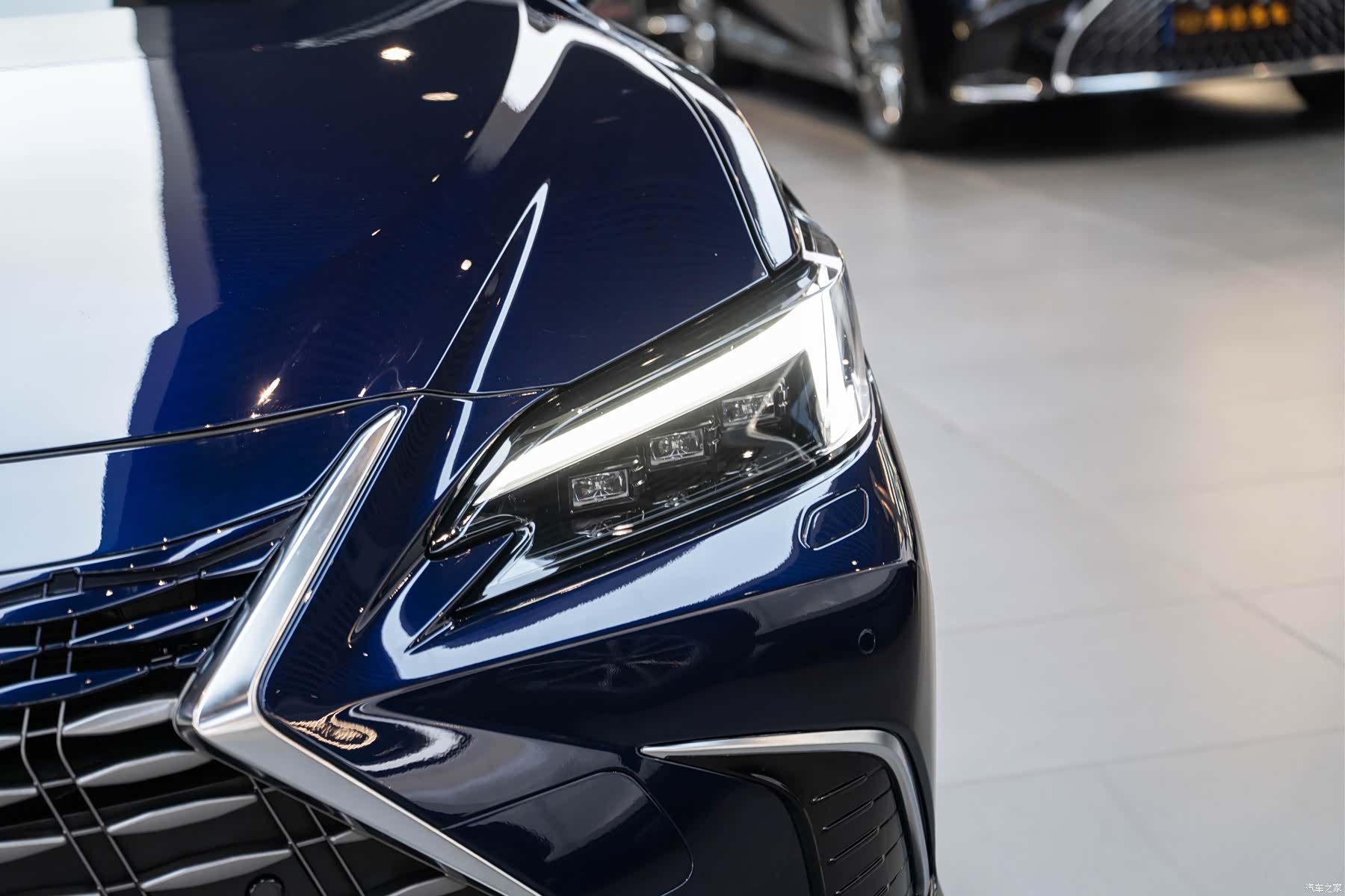 Lexus ES, 2025 6