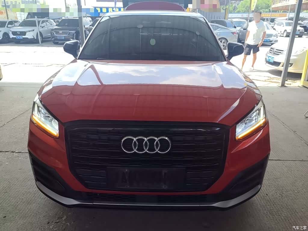 Audi Q2L, 2019 3