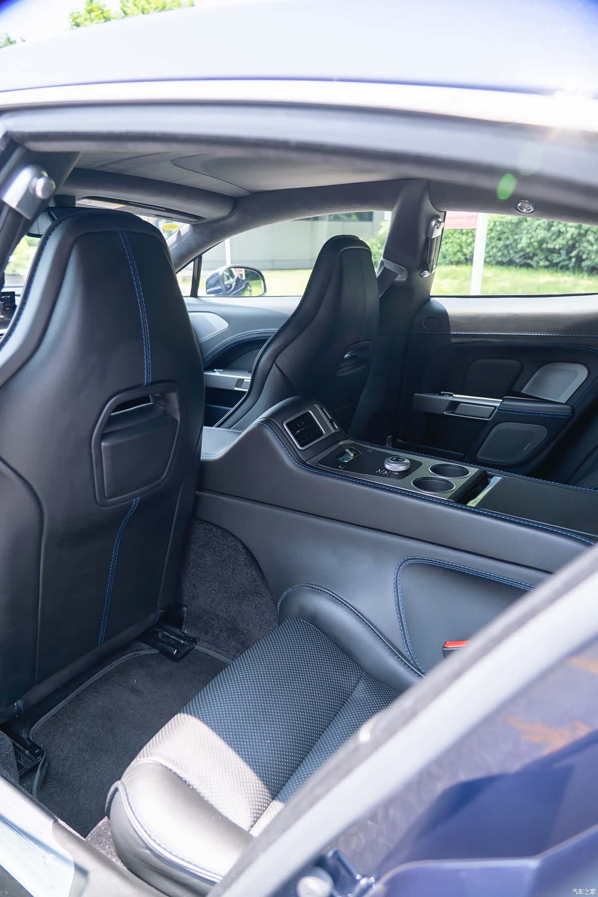 Aston Martin Rapide, 2017 20