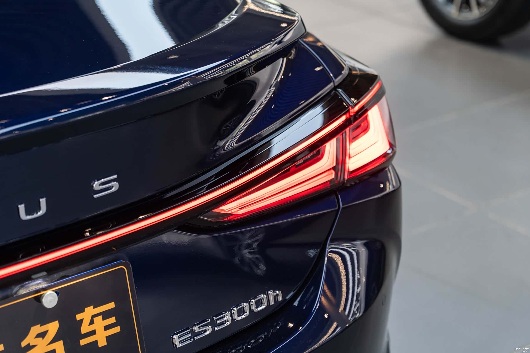 Lexus ES, 2025 7
