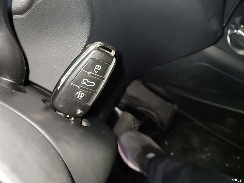 Audi Q3, 2015 9