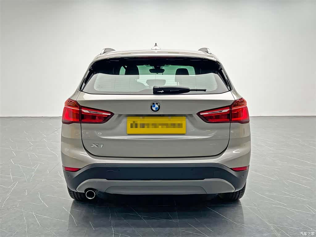 BMW X1, 2019 все фото
