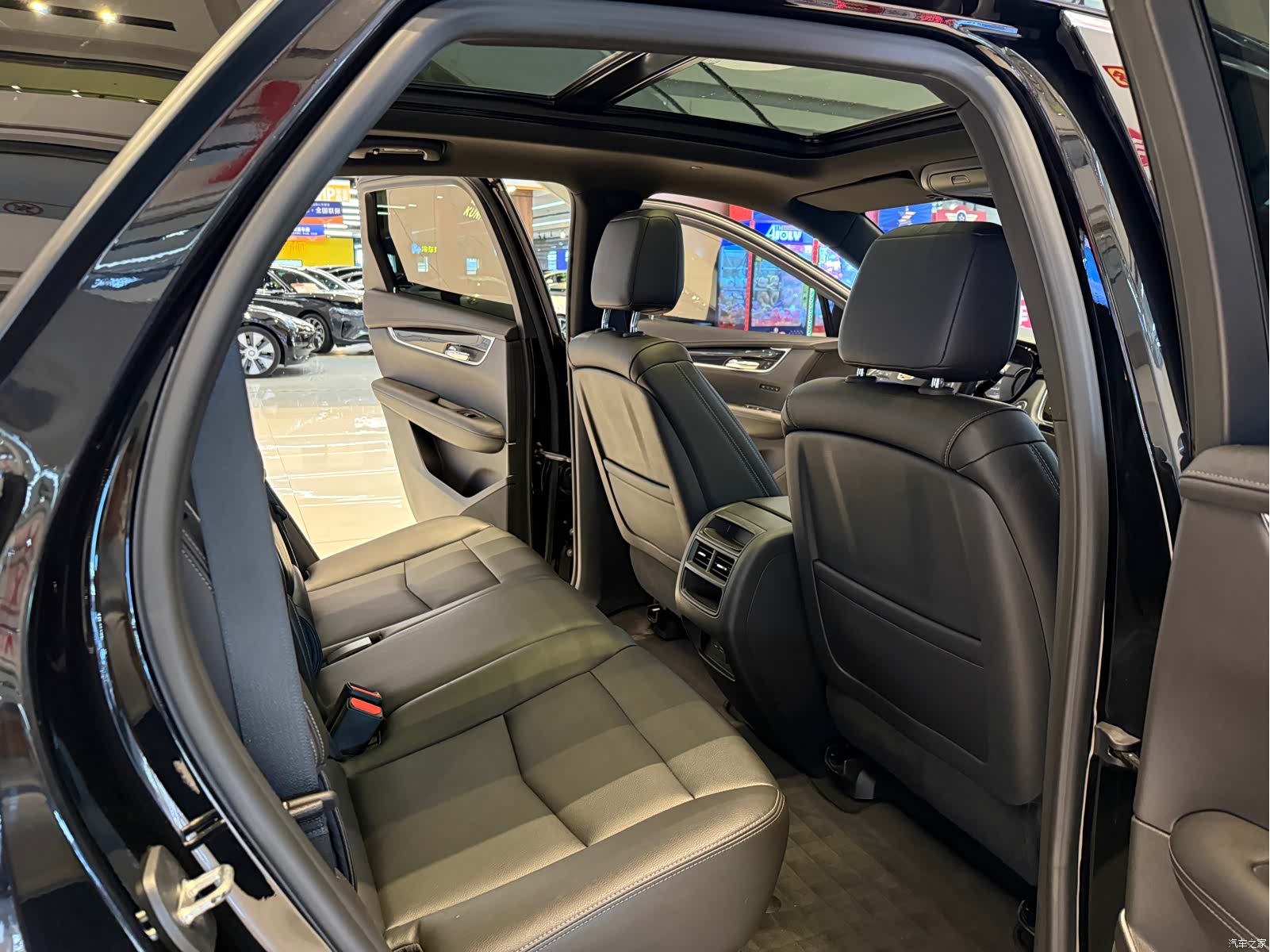 Cadillac XT5, 2021 11