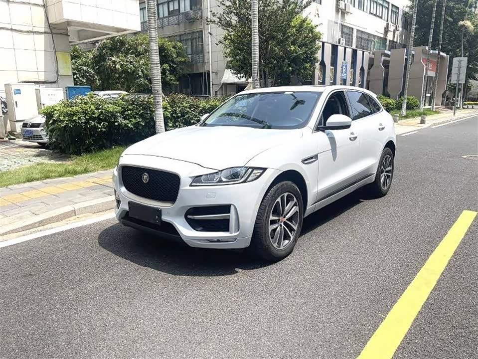 Jaguar F-PACE