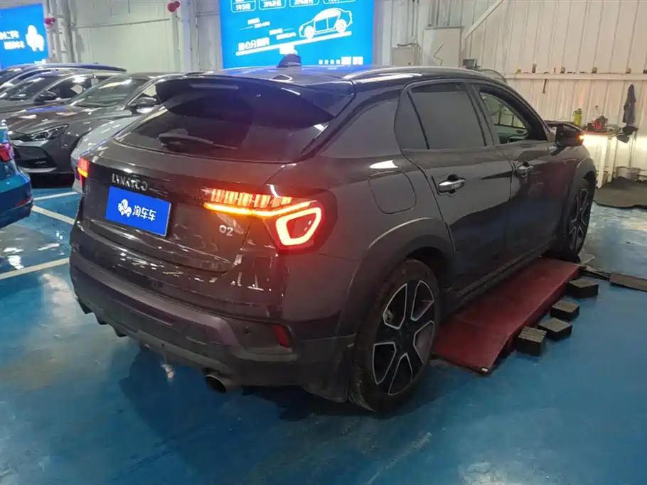 Lynk & Co 02