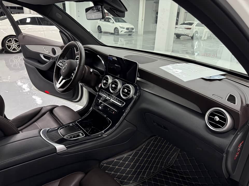 Mercedes-Benz GLC Mercedes-Benz GLC