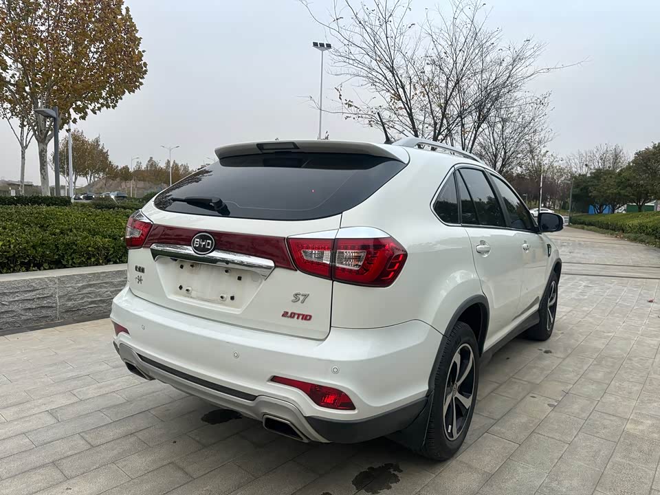 BYD S7