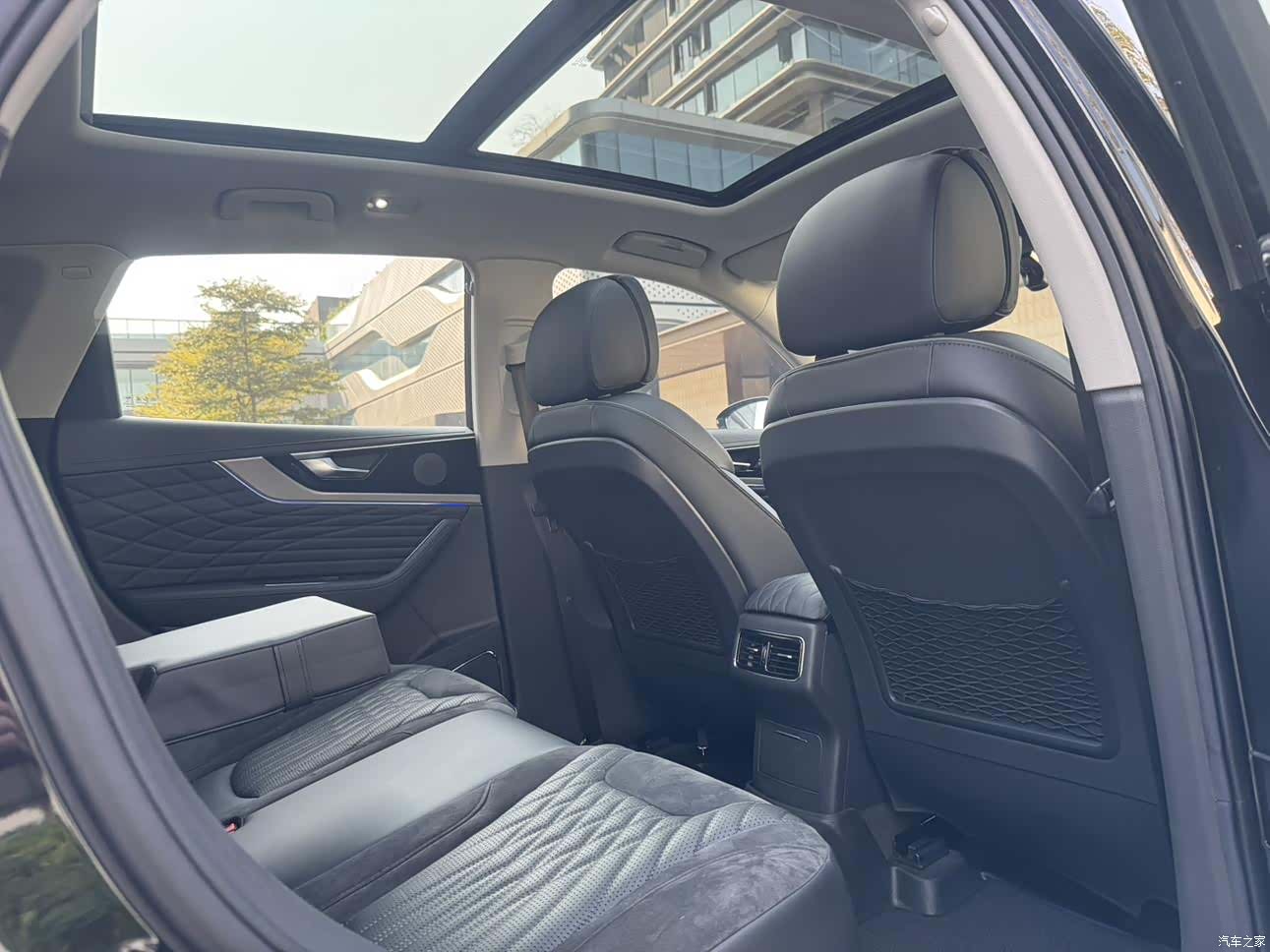 Hongqi HS5, 2022 13
