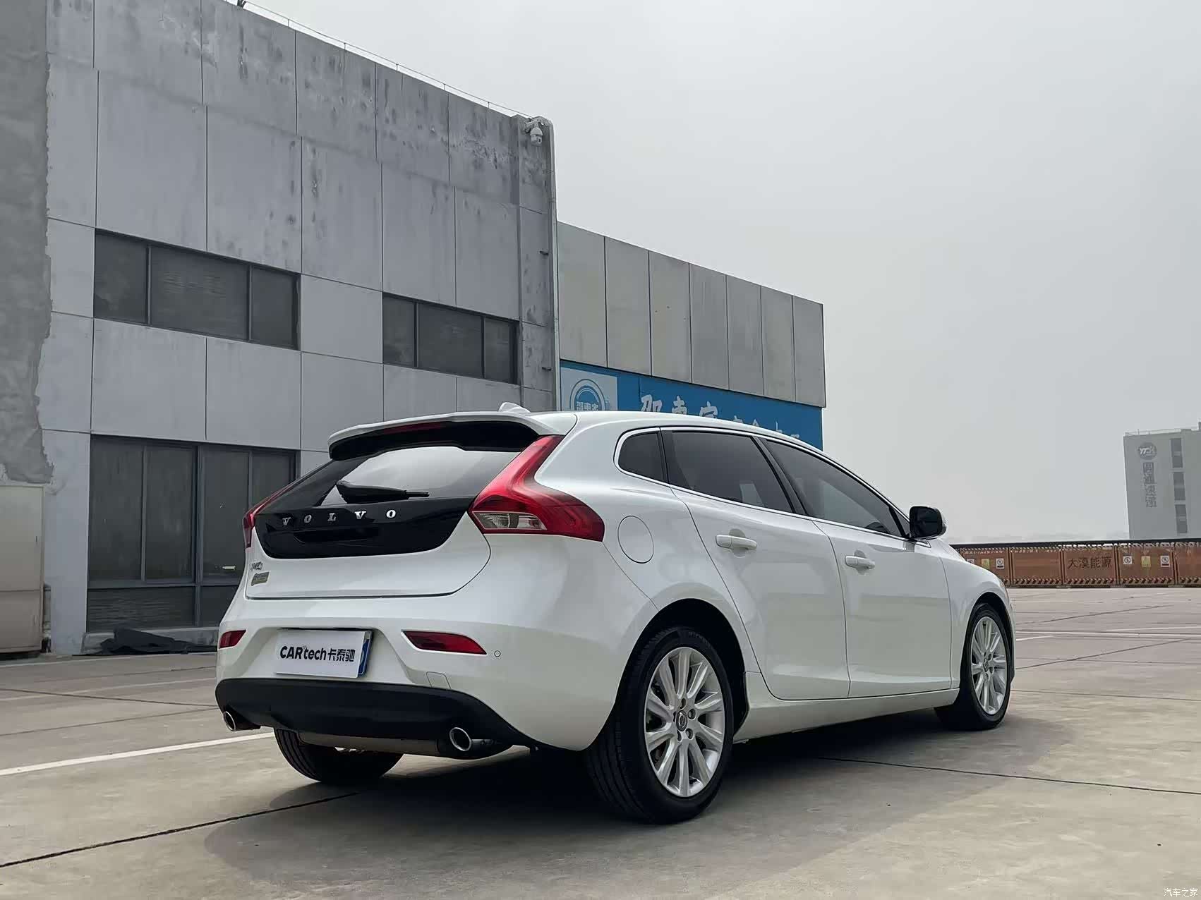 Volvo V40, 2014 9
