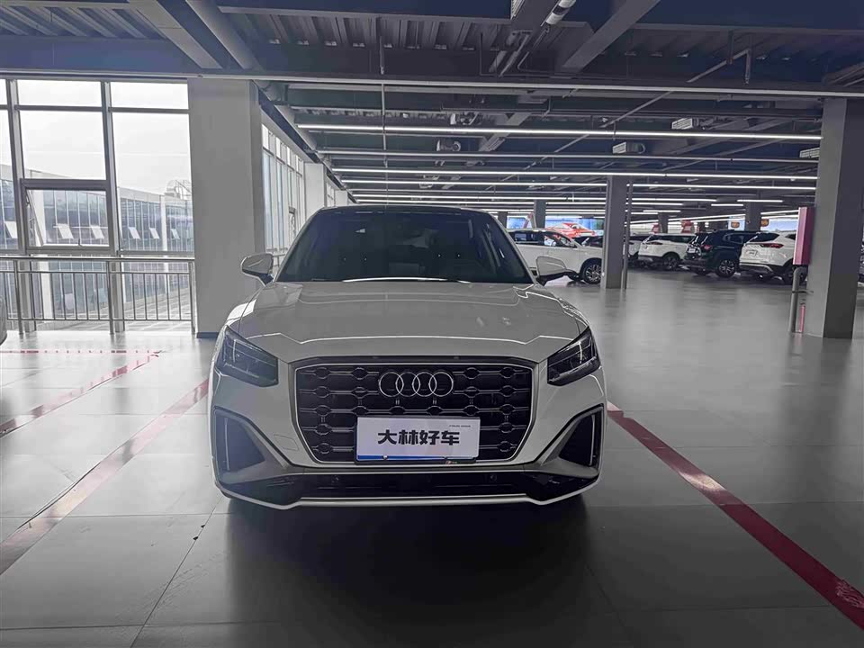 Audi Q2L