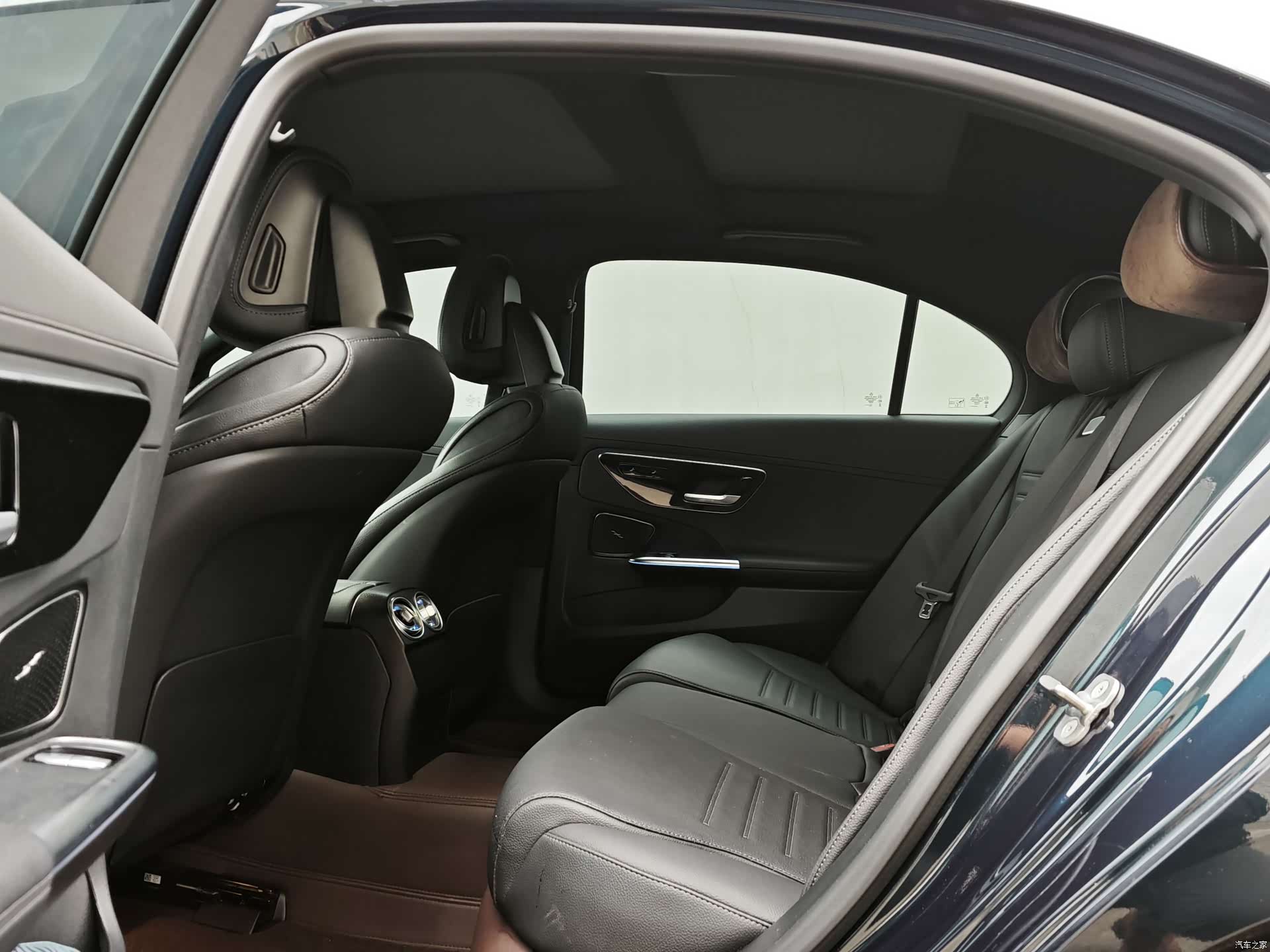 Mercedes-Benz C-Class, 2024 9