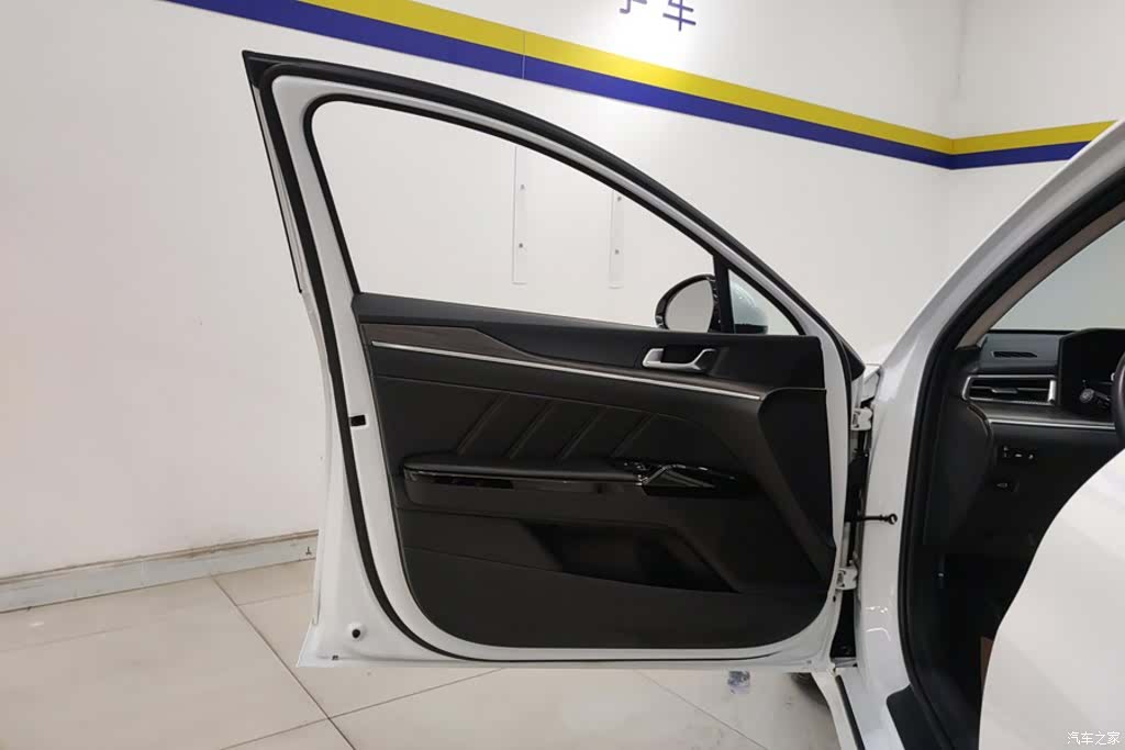 Kia K5, 2023 7