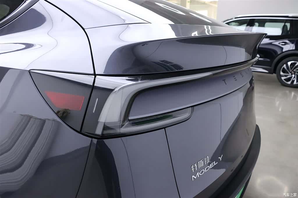 Tesla Model Y, 2025 31