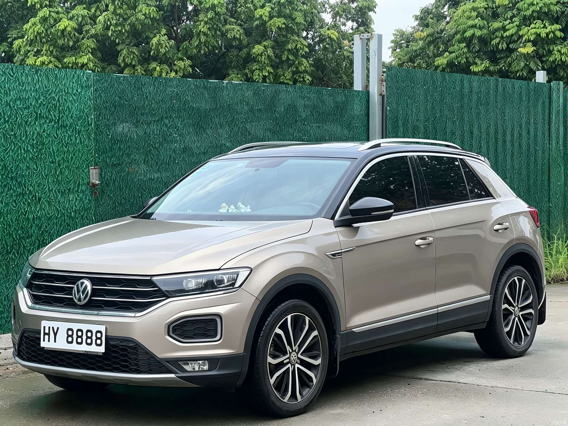 Volkswagen T-ROC, 2019 1