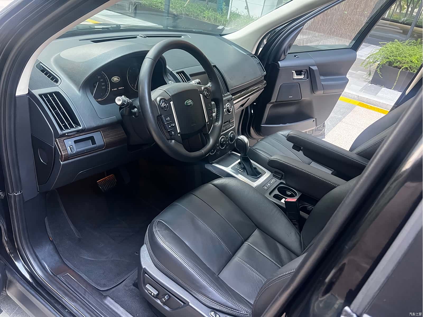 Land Rover Si4, 2015 10