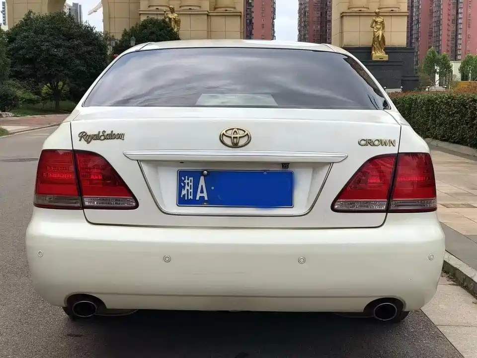 Toyota crown