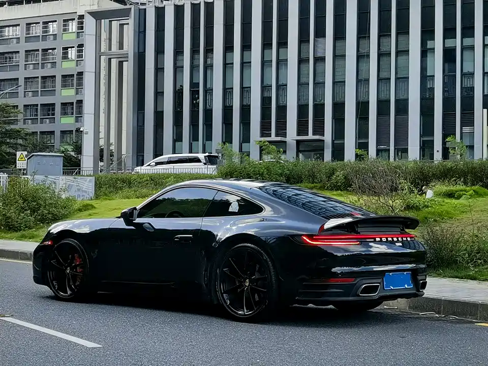 Porsche 911