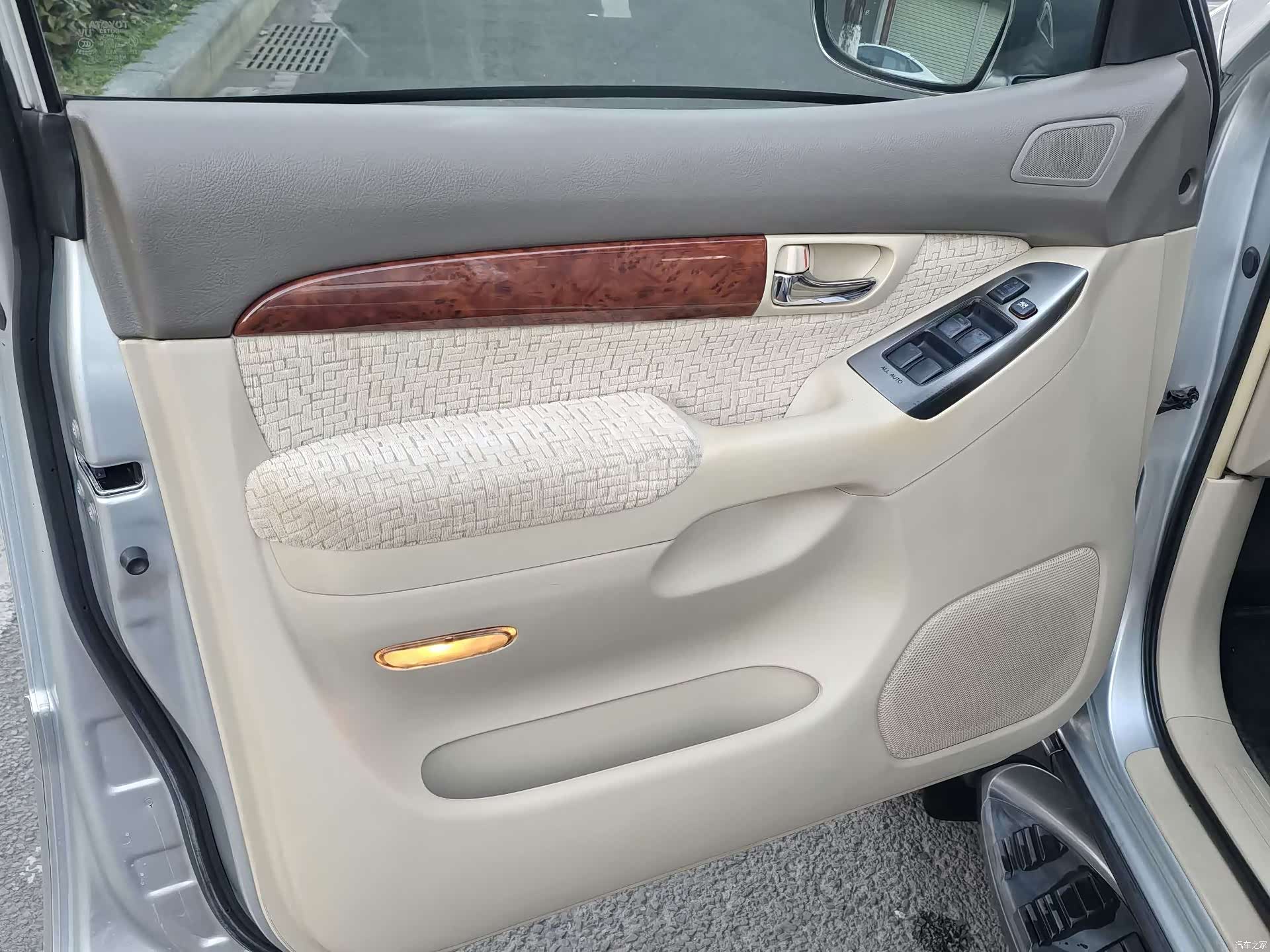 Toyota Prado, 2005 3