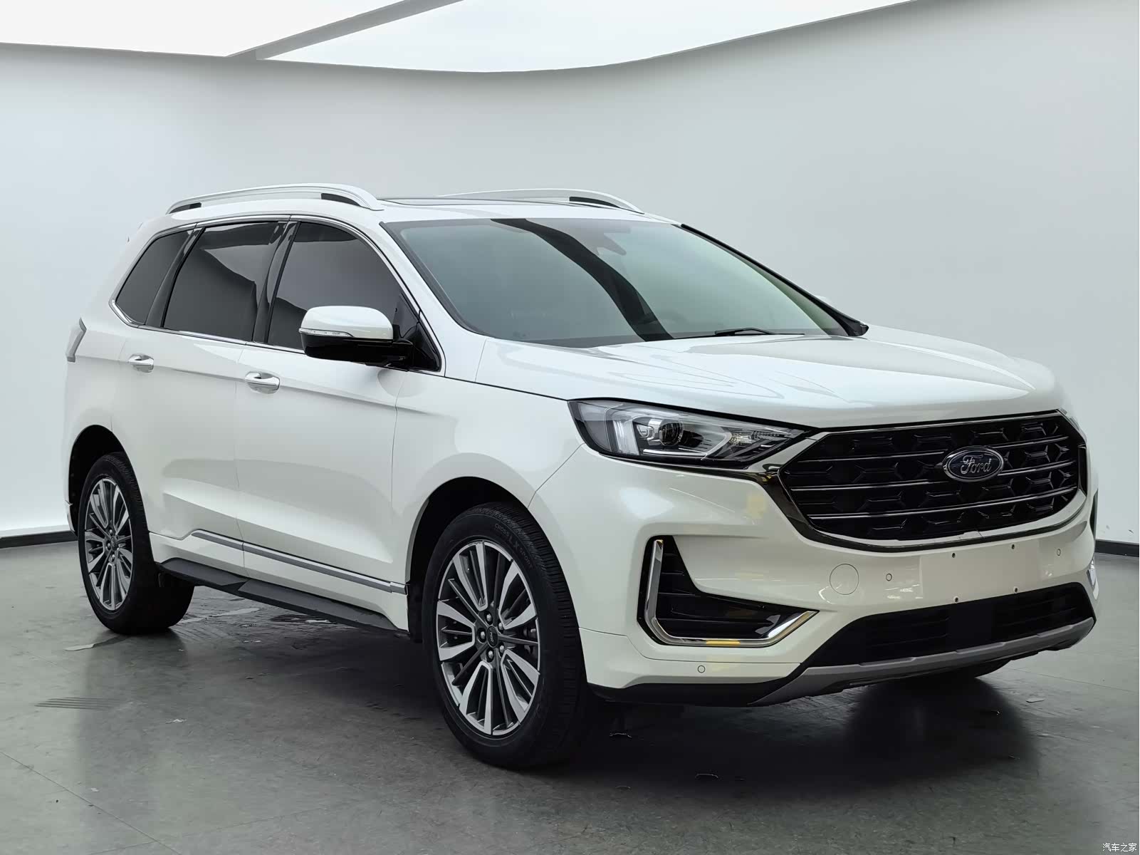 Ford Edge, 2021 3
