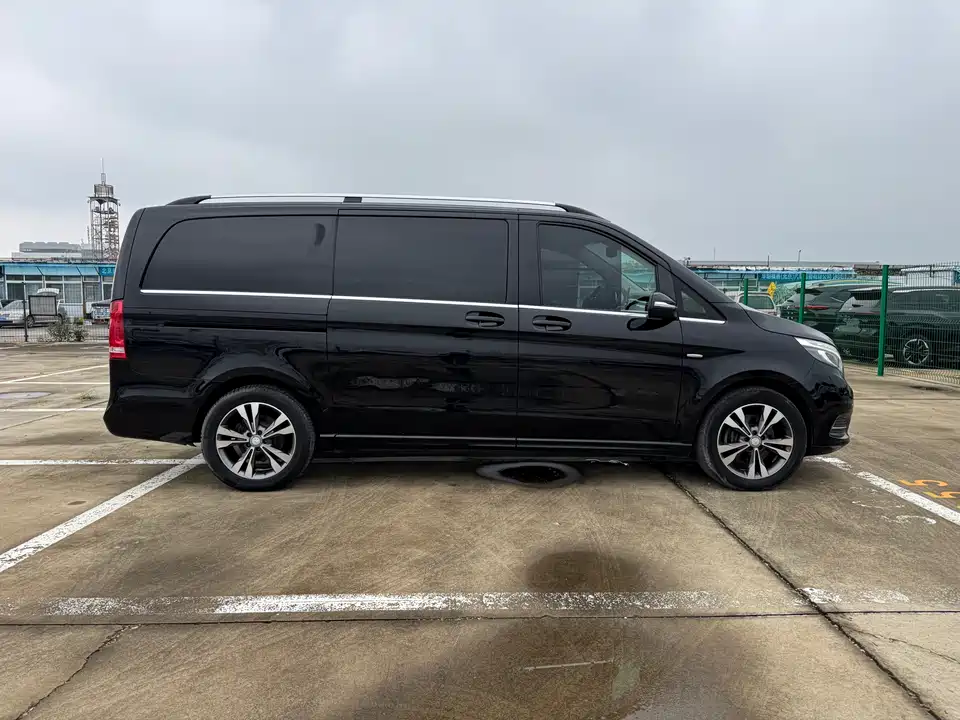 Mercedes-Benz V-class