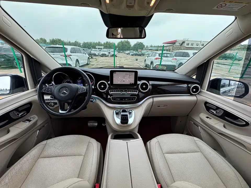 Mercedes-Benz V-class