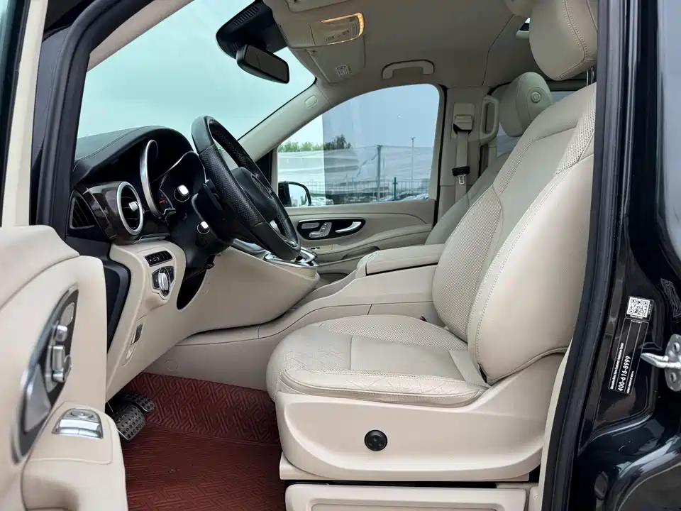 Mercedes-Benz V-class