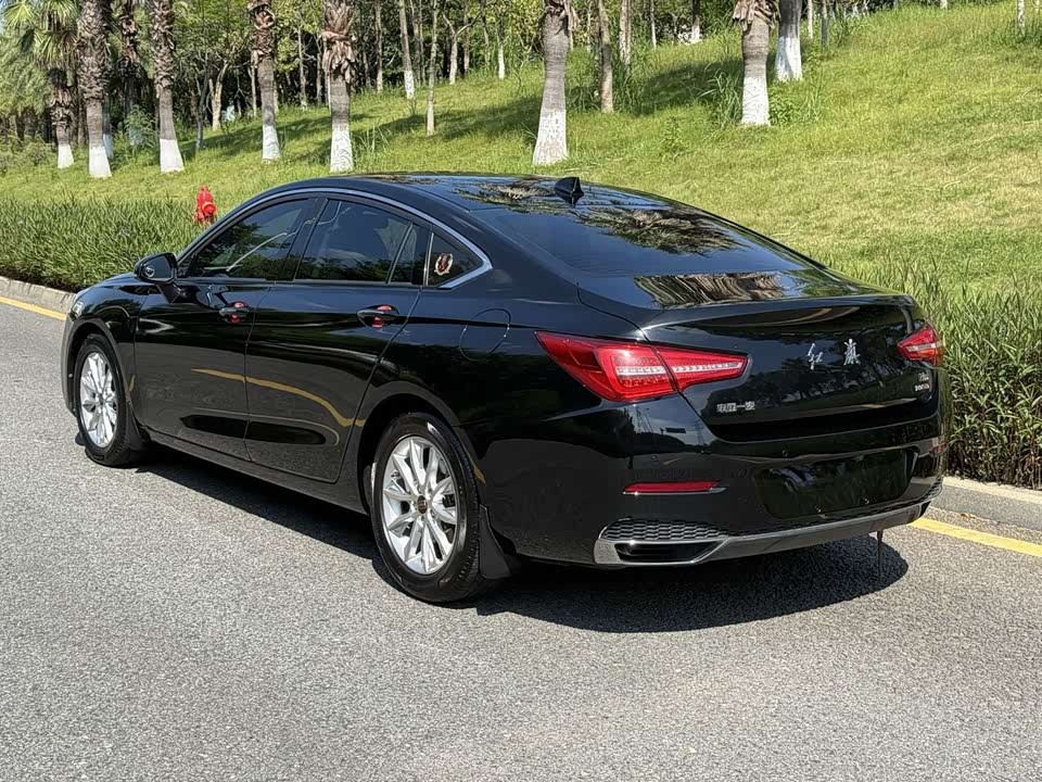 Hongqi H5 Hongqi H5