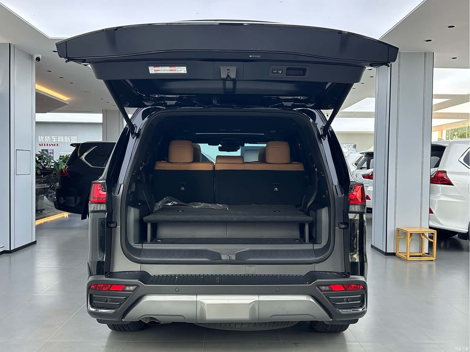 Lexus LX, 2025 9