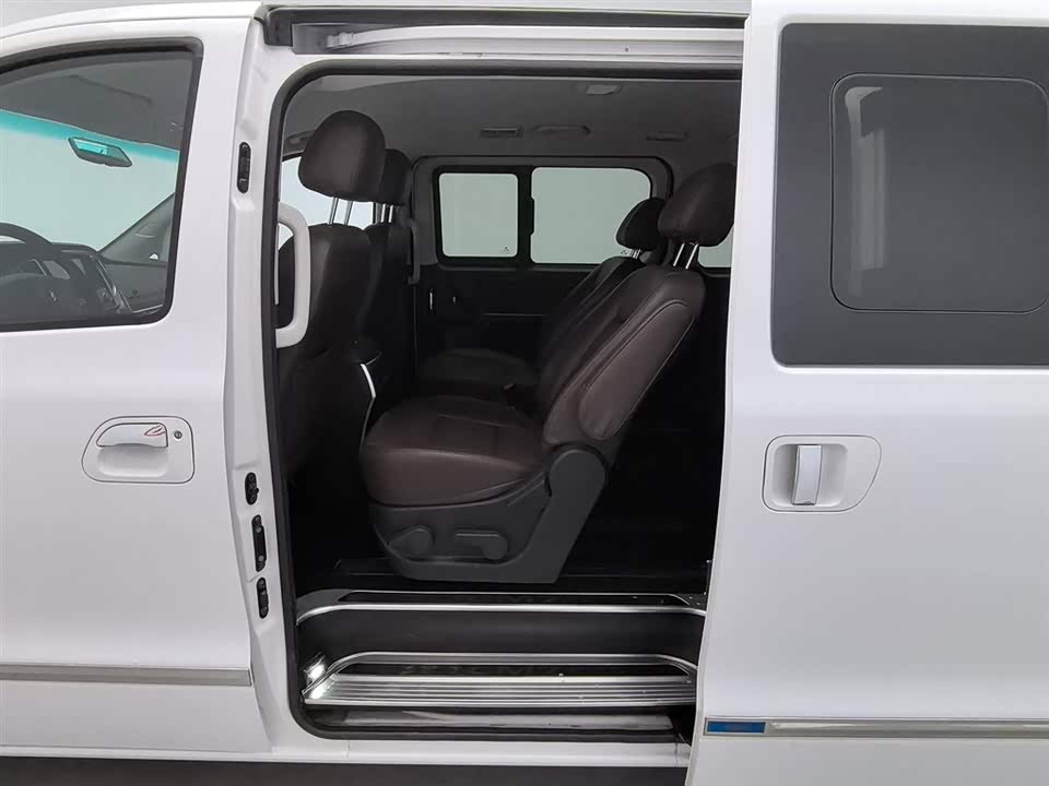 Forthing Popular CM7