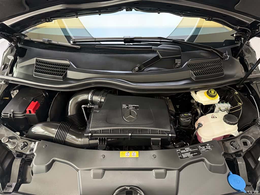 Mercedes-Benz V-Class, 2024 12