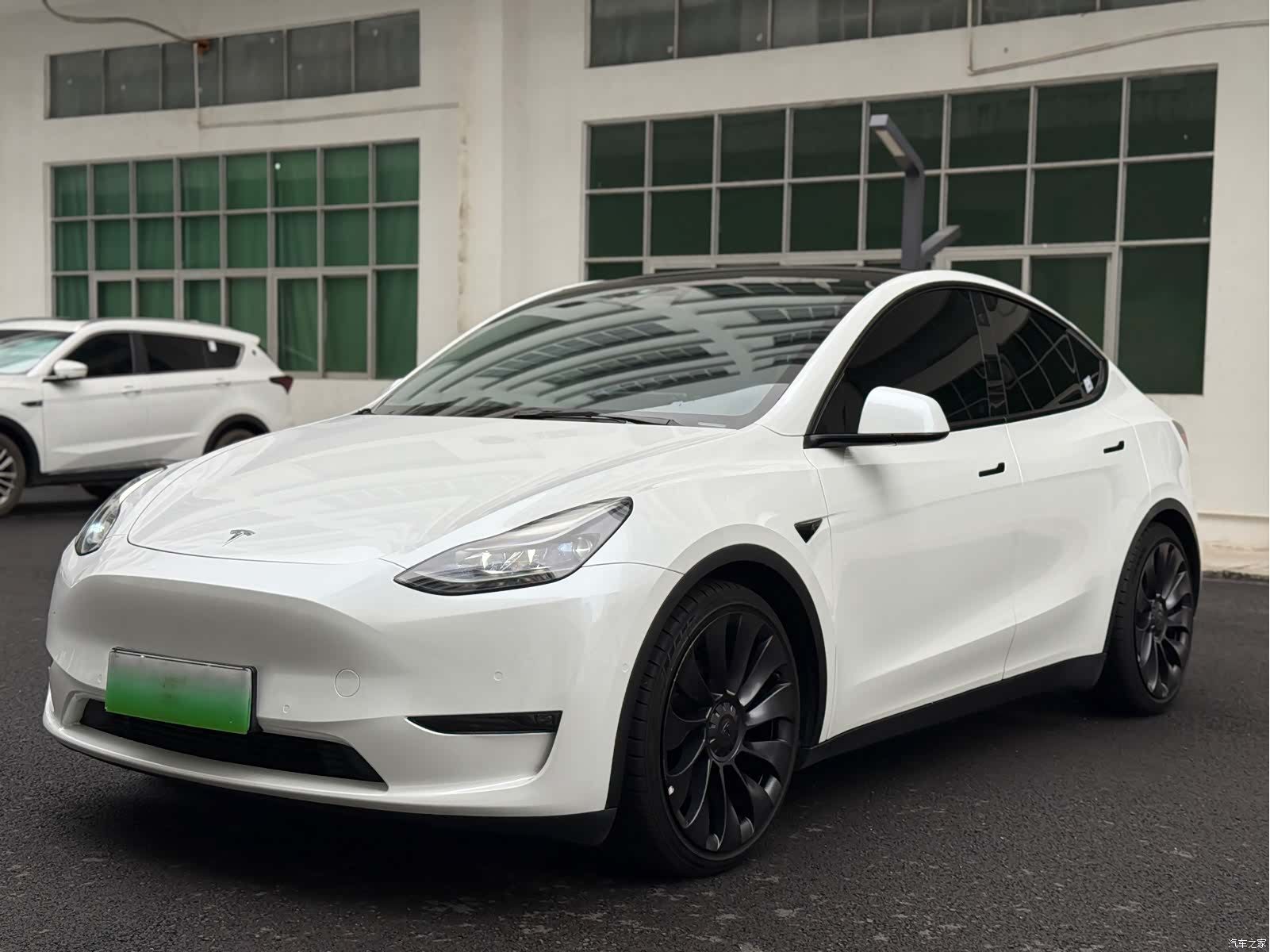 Tesla Model Y, 2022 1