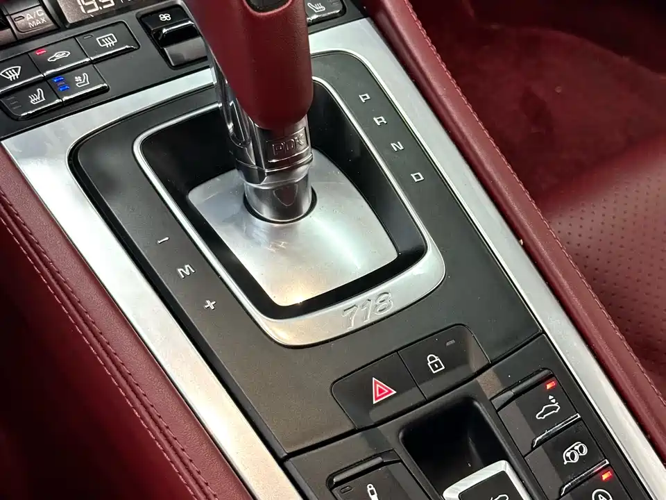 Porsche 718