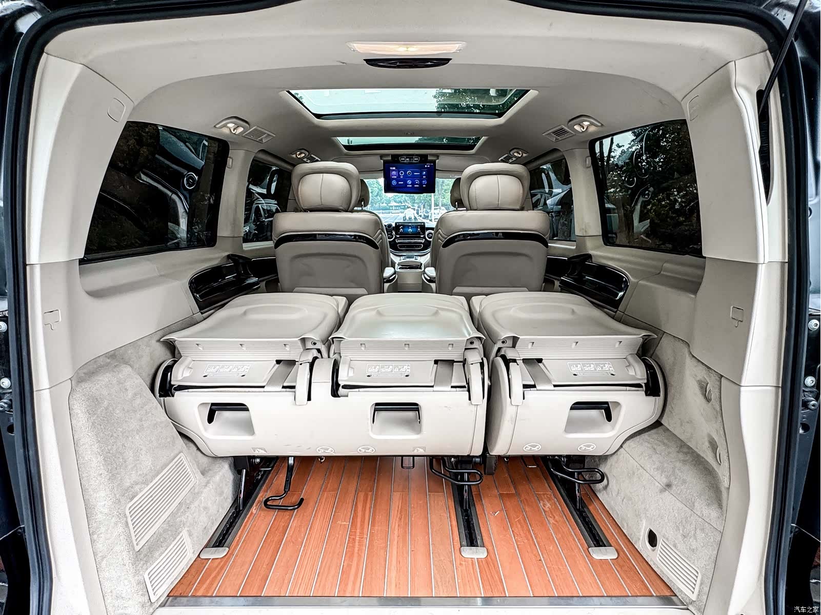 Mercedes-Benz V-Class, 2021 33