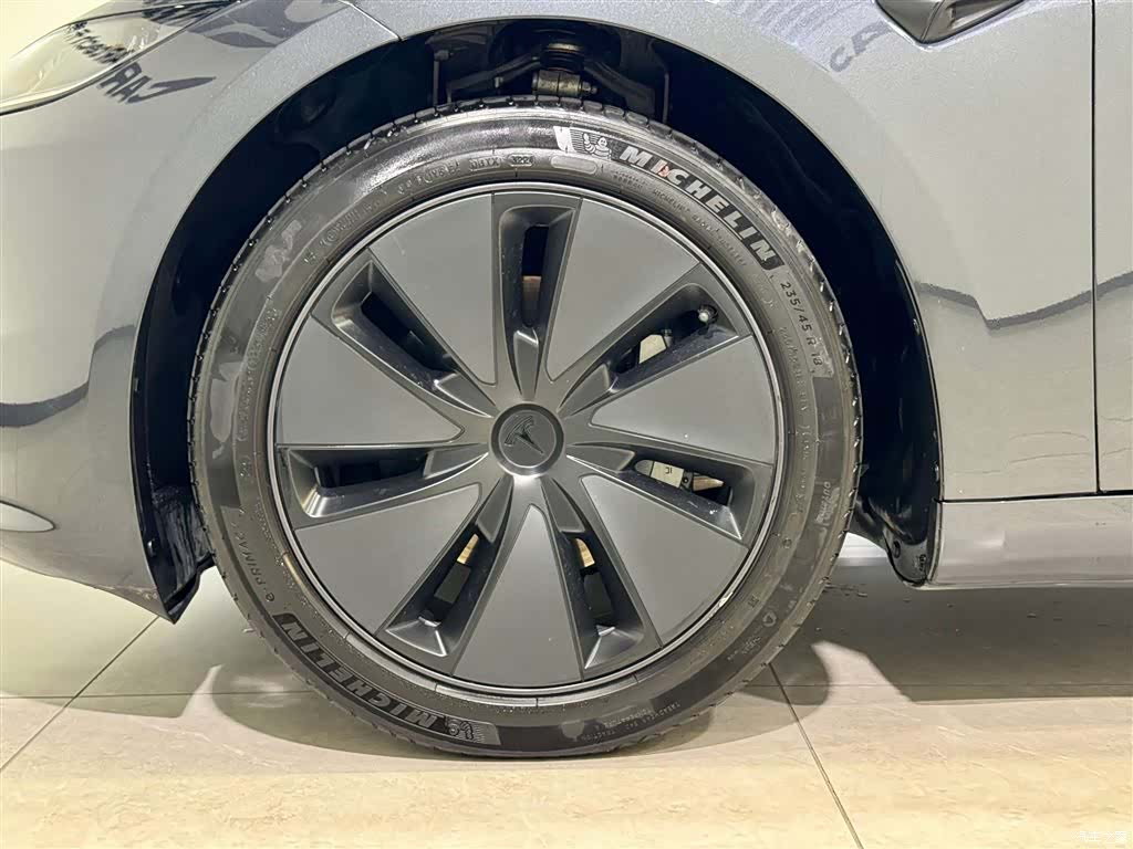 Tesla Model 3, 2024 10