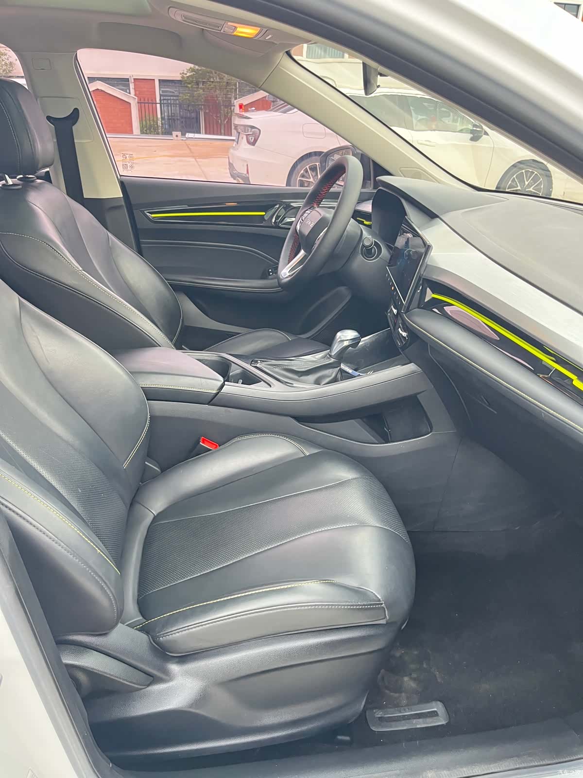 Roewe i5, 2022 8