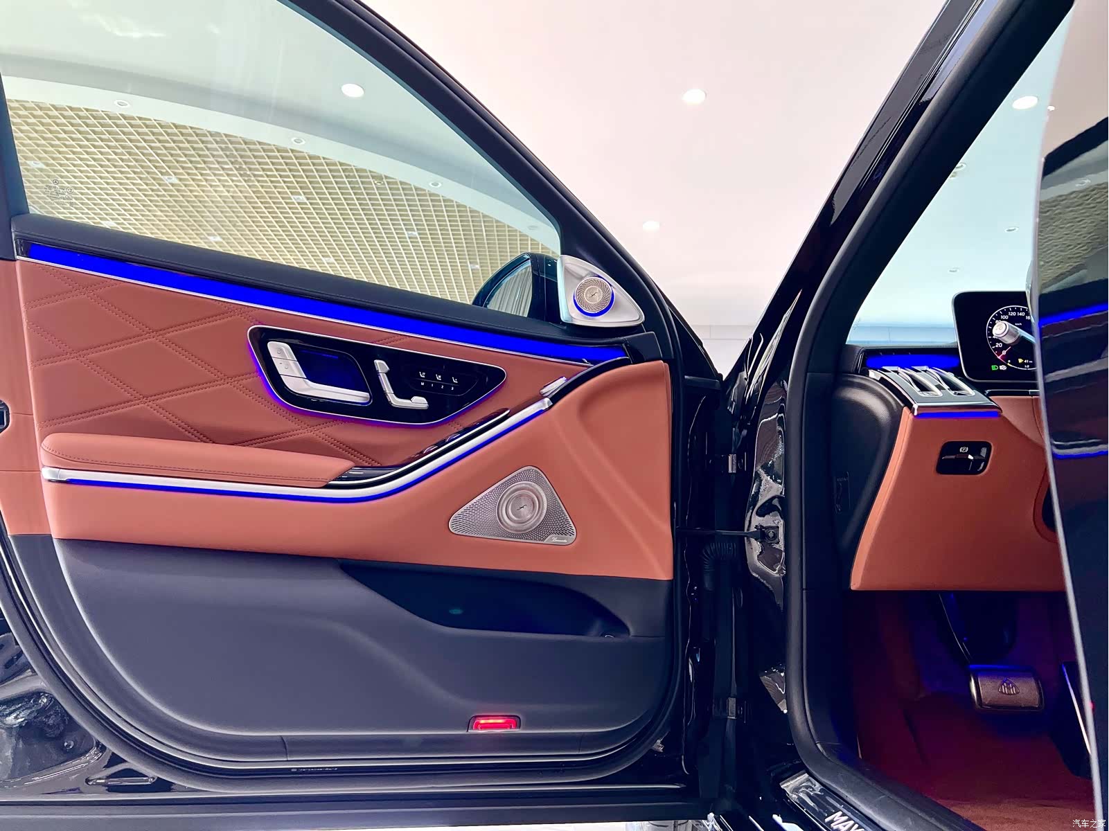 Maybach S-Class, 2023 25