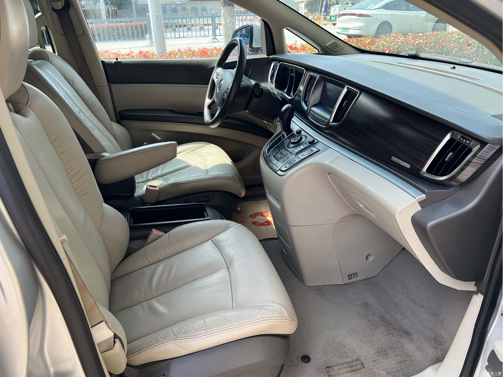 Buick GL8, 2012 12