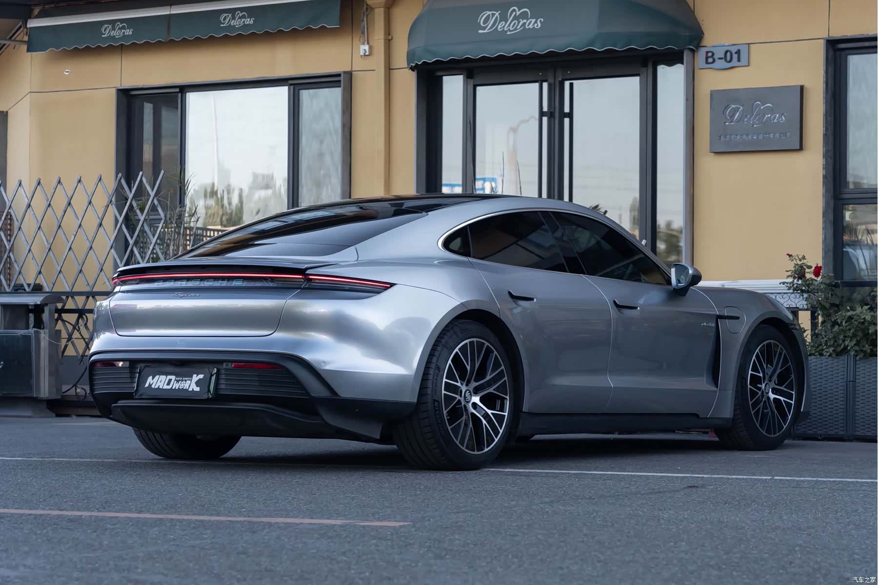 Porsche Taycan, 2024 все фото