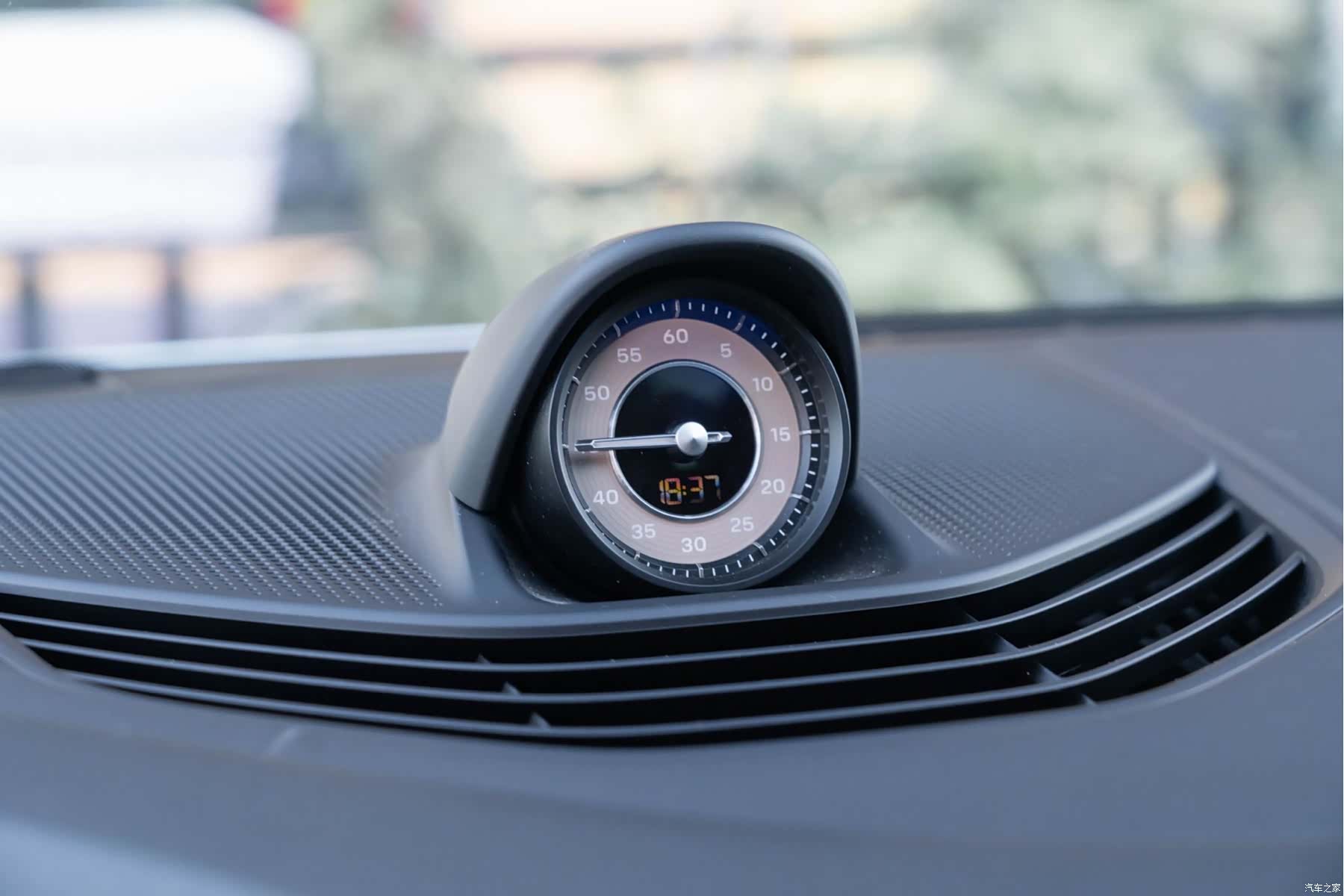 Porsche Taycan, 2024 18