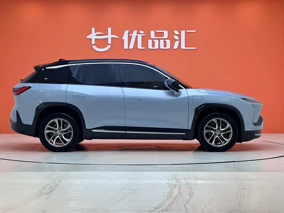 NIO ES6