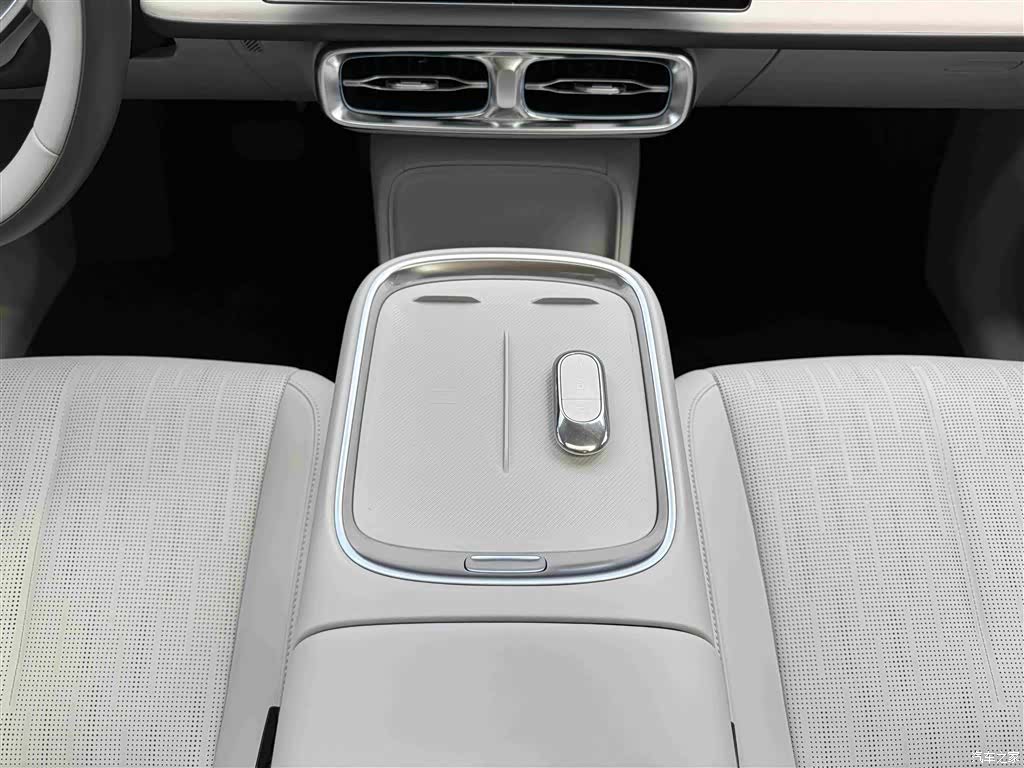 Leapmotor B10, 2025 22